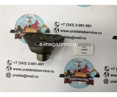 Шкворень верхний (под втулку, 3 болта, масленка сбоку) 128880 CARRARO